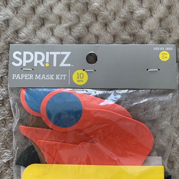 Spritz Colorful Mask Craft Set - Picture 2 of 5